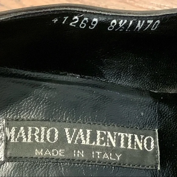 Mario VALENTINO grey leather heels. Made in Italy. Size 7.5 - Picture 5 of 6
